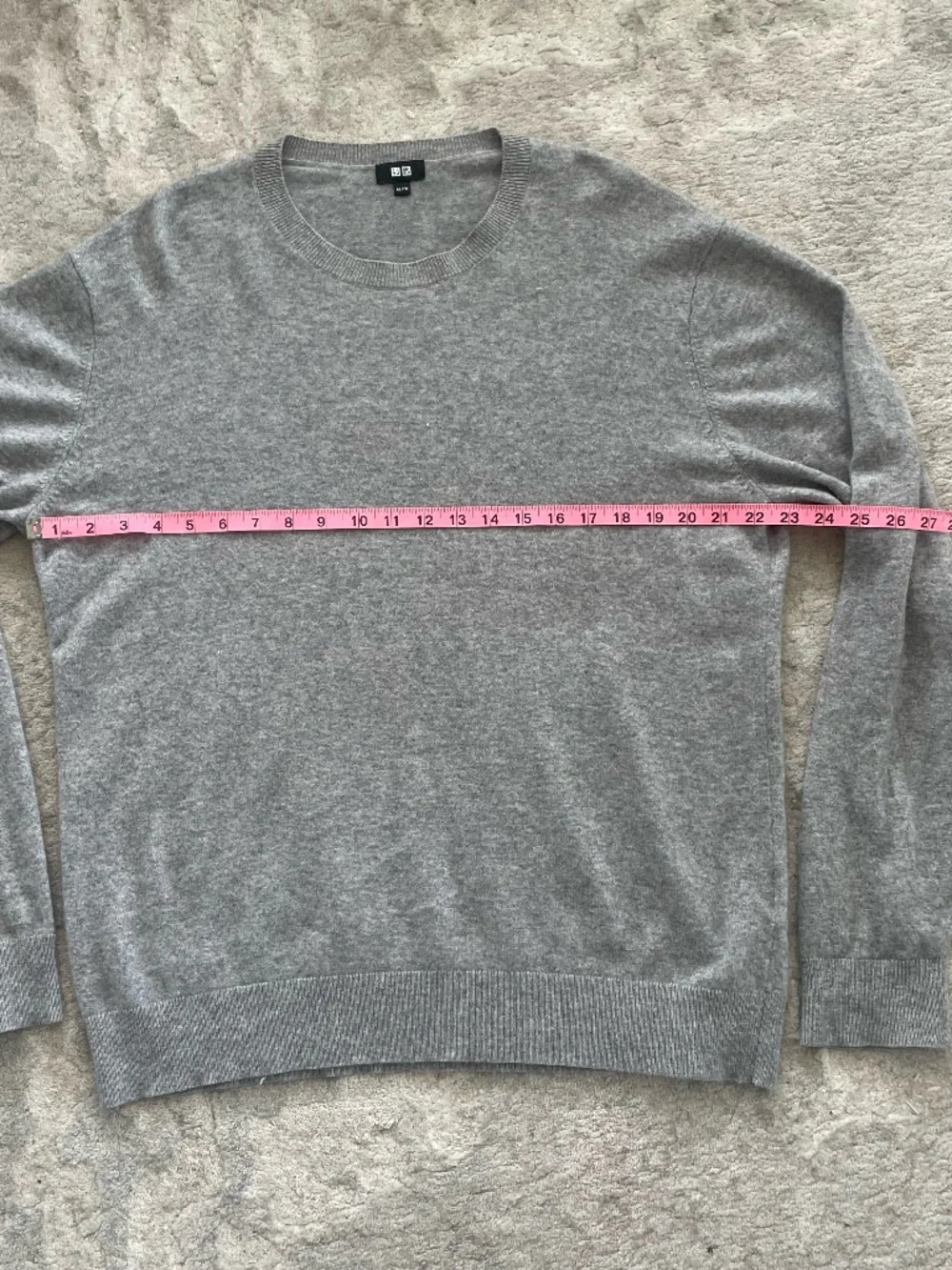 UNIQLO Oversized 100% Cashmere Gray Crew Neck - Fits Women’s M/L/XL - Picture 9 of 14